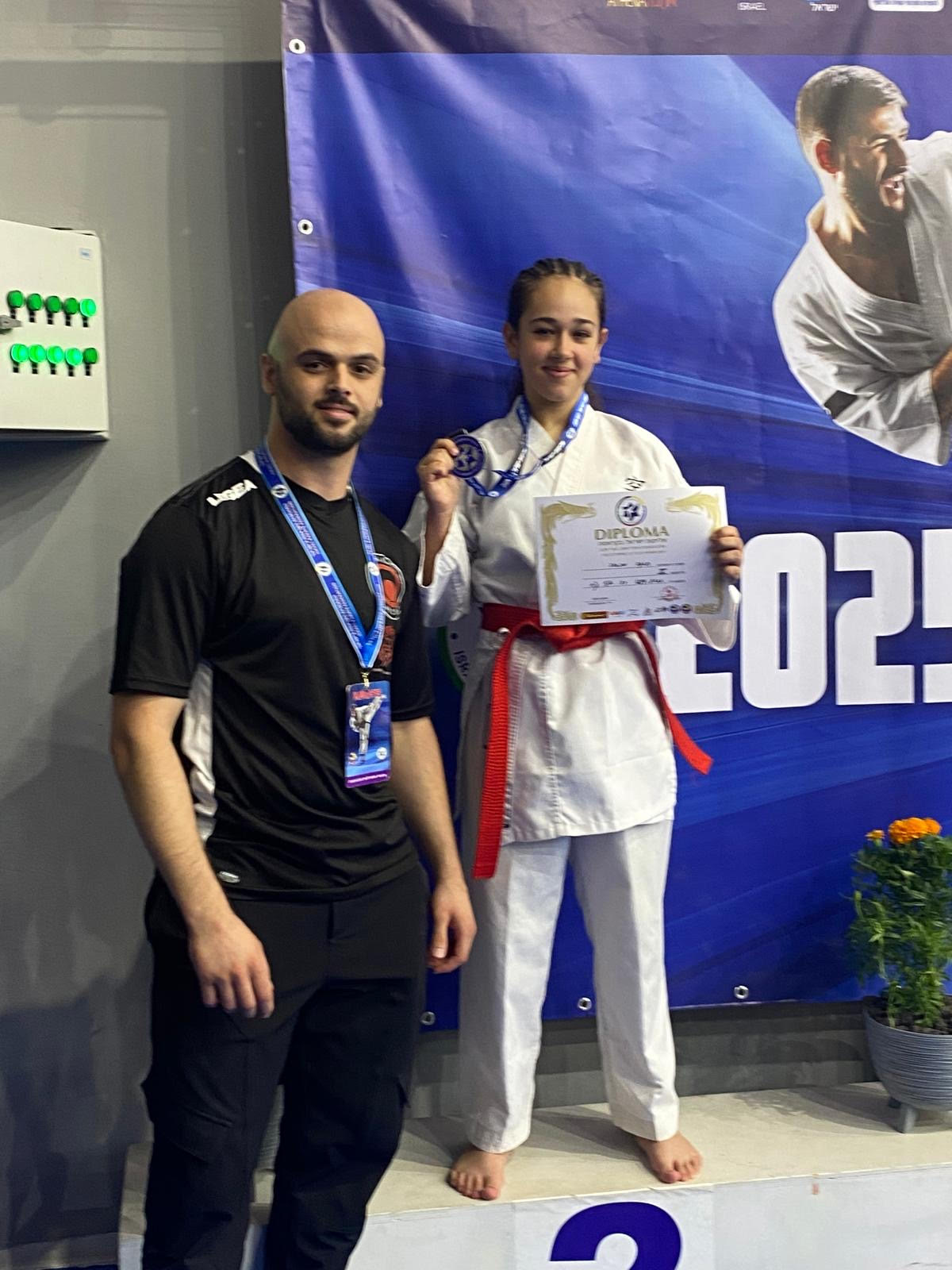 ابطال وبطلات مدرسة حسني عرار للكراتيه يشاركون في بطولة اسرائيل للكراتيه للعام 2025